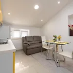 Apartament Deny *