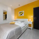 Apartament Deny *