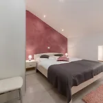 Apartament Deny *