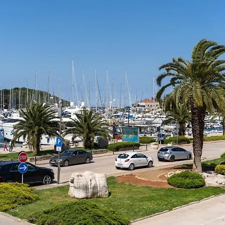 아파트 Deny 브르사르