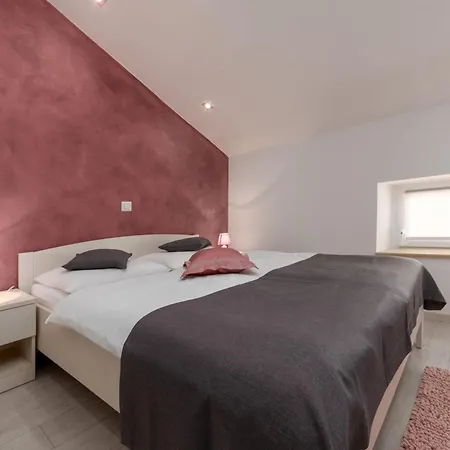 Deny Apartamento