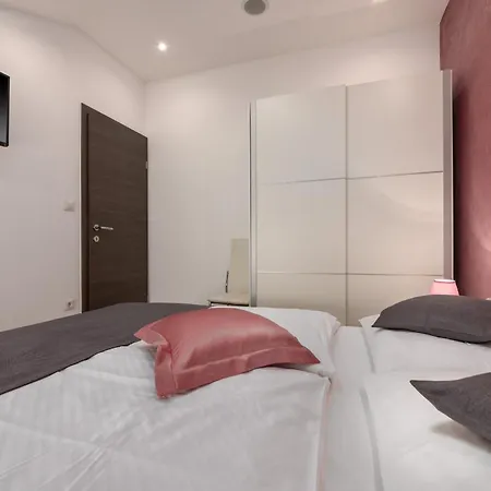 Deny Apartamento