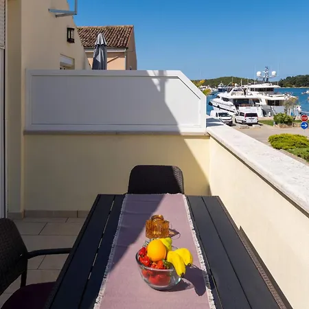 Deny Apartamento Vrsar