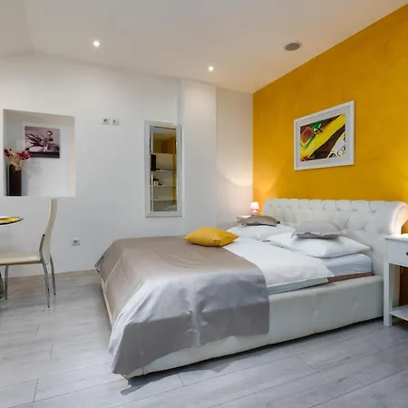 Deny Apartamento
