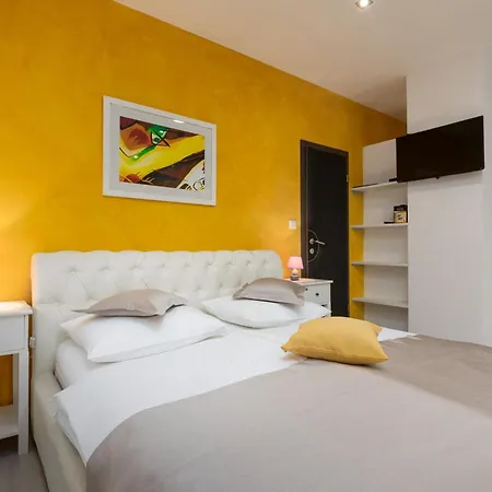 Deny Apartamento *
